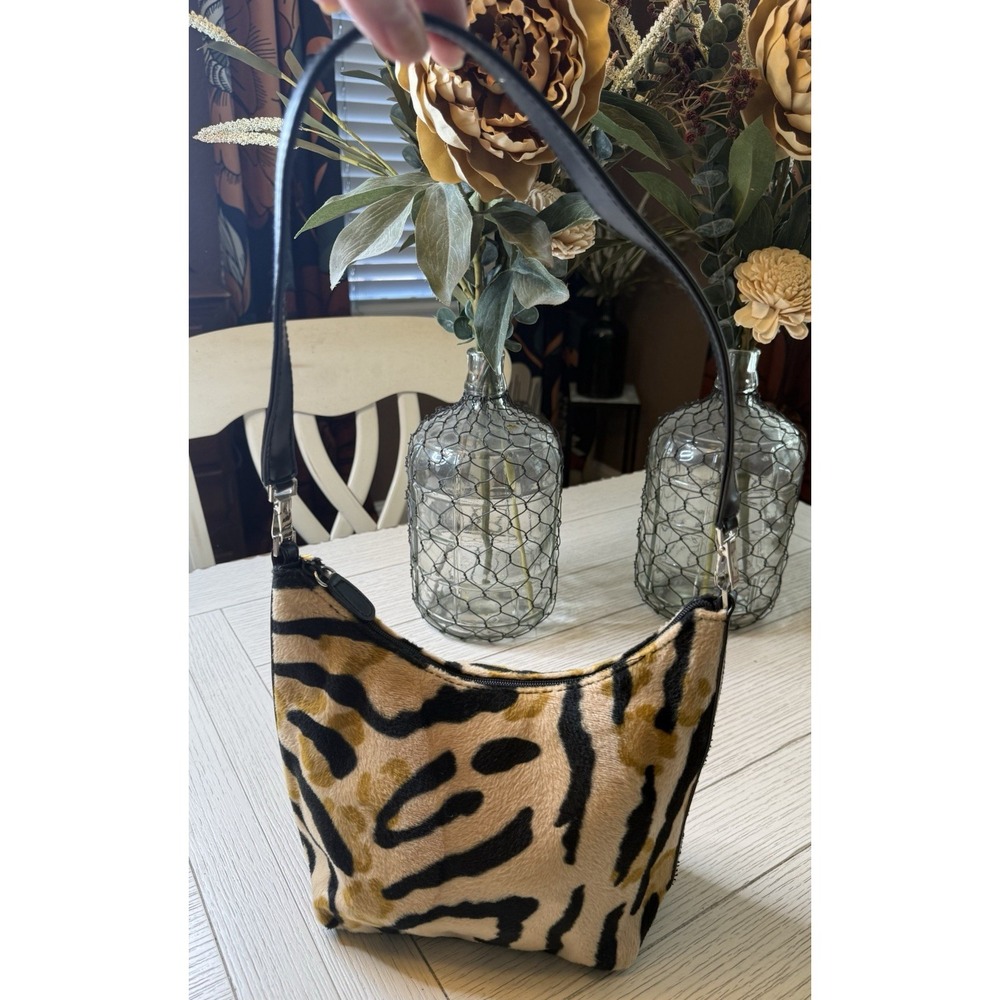 Tiger Print Black & Tan Zip Top‎ Faux Fur Shoulder Handbag. 9"x8" x5". Boho Chic - Picture 4 of 11